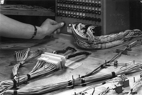 Coroplast cable assembly